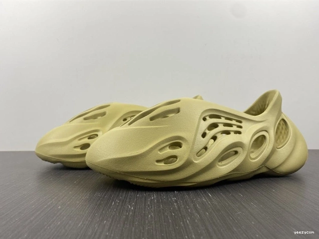 Sulfur GV6775 RNNR Yeezy Adidas Foam 0825